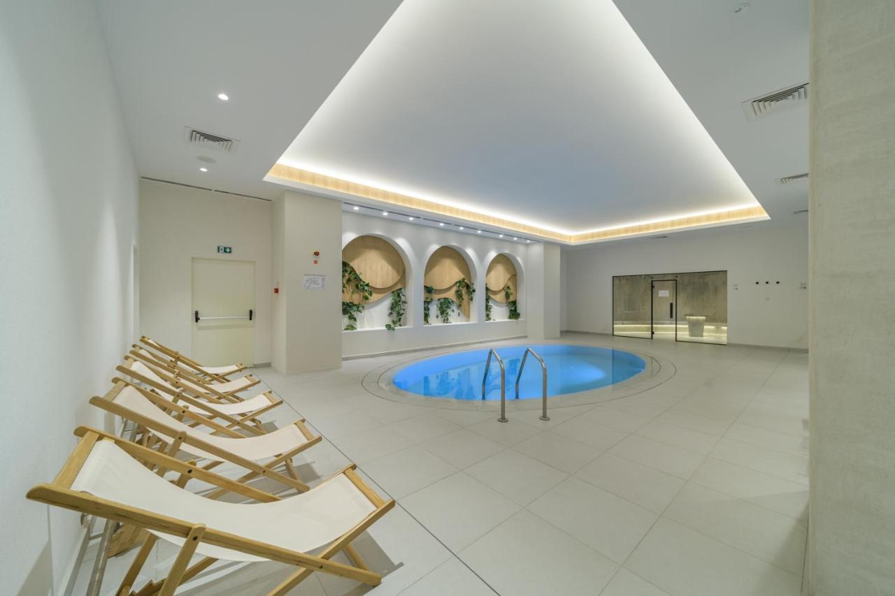 Ensana Aquahouse Hotel Szent Konstantin és Elena Kültér fotó The spa at the hotel