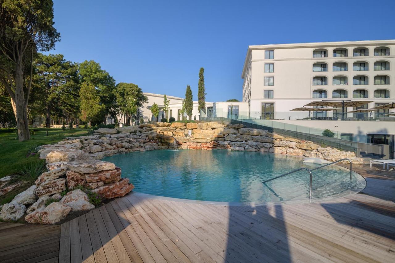 Ensana Aquahouse Hotel Szent Konstantin és Elena Kültér fotó The hotel's swimming pool