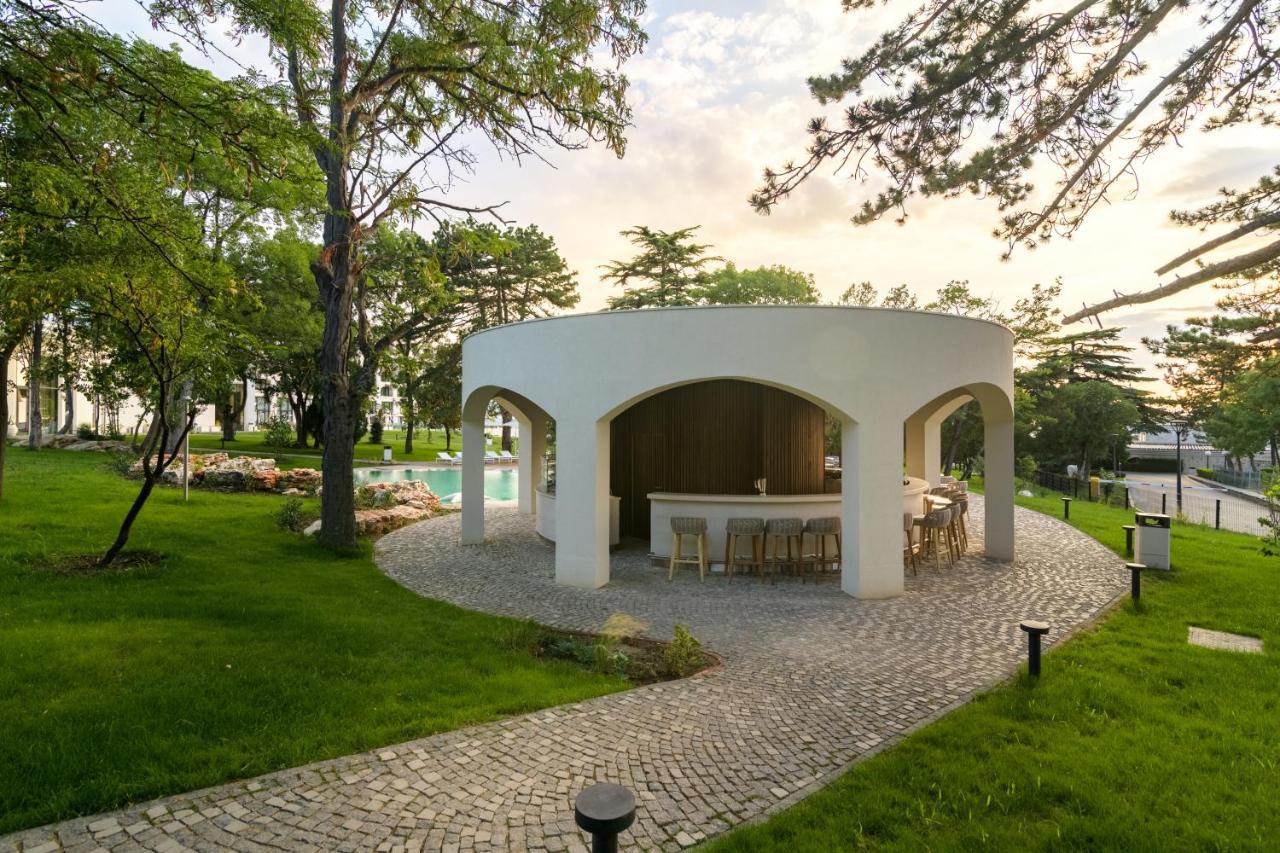 Ensana Aquahouse Hotel Szent Konstantin és Elena Kültér fotó The "Barca"